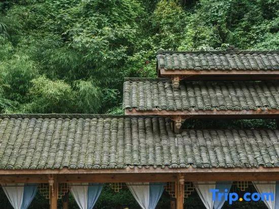 Tongqu Yinquan Hot Spring Resort