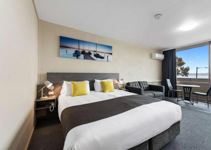 Bayside Hotel