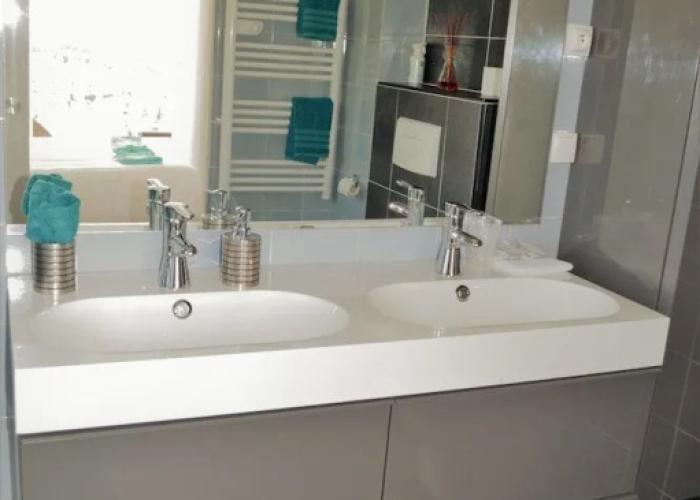 Villa La Terre Des Lauriers B&B