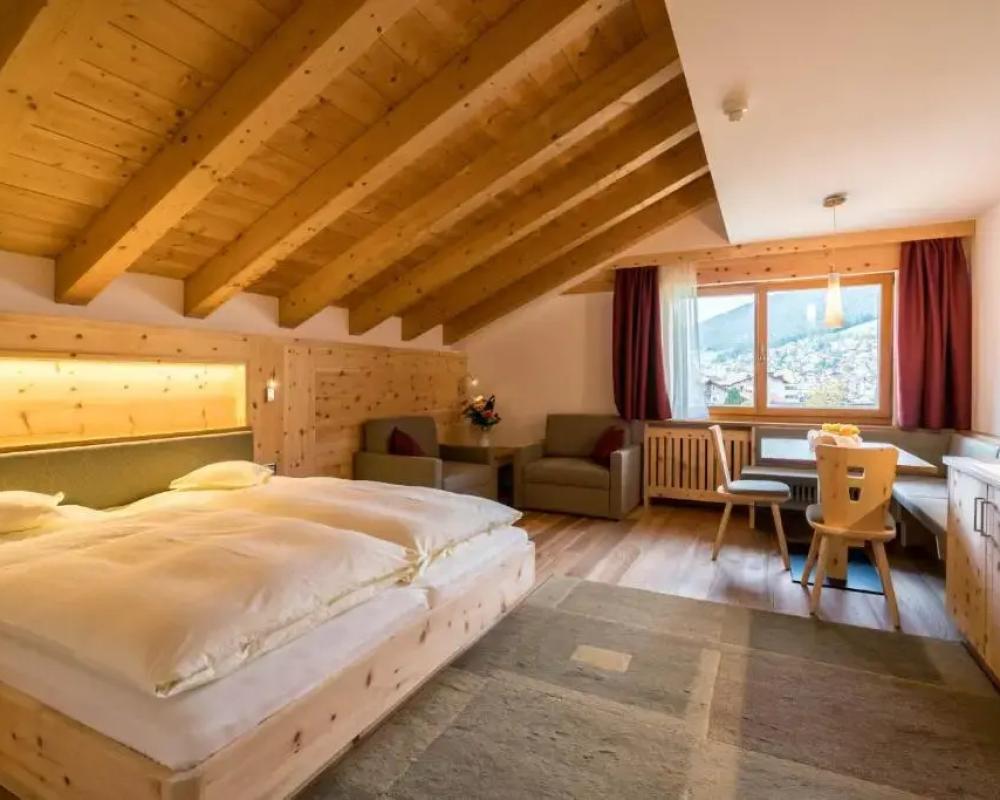 фото Hotel Hell
