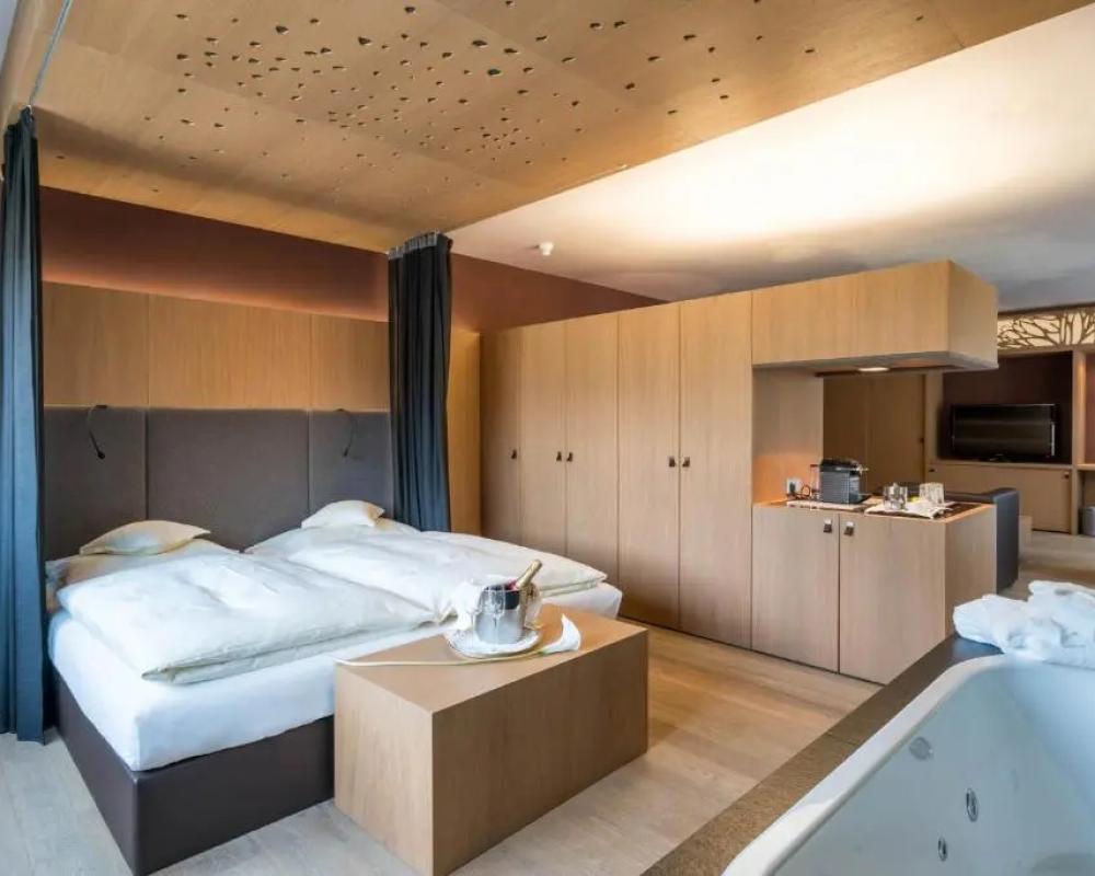 фото Hotel Hell
