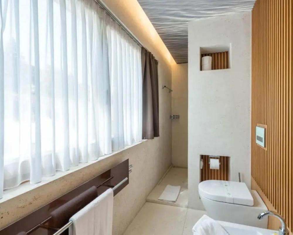 фото Hotel Hell