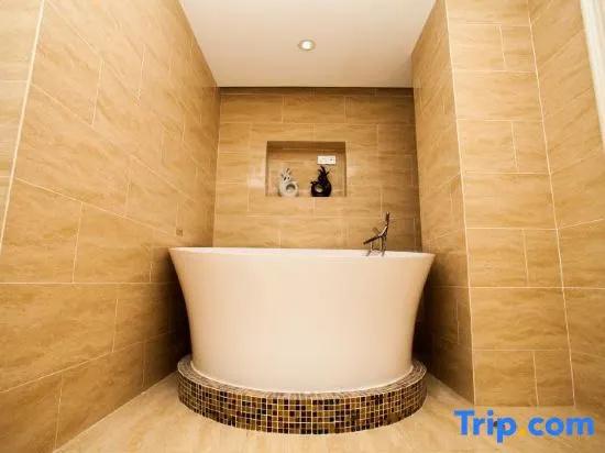 Jinlong Hotel