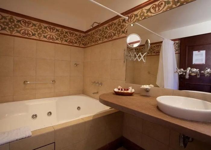 Marques de Tojo Hotel