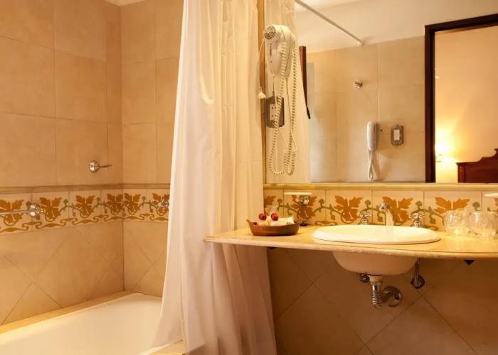 Marques de Tojo Hotel