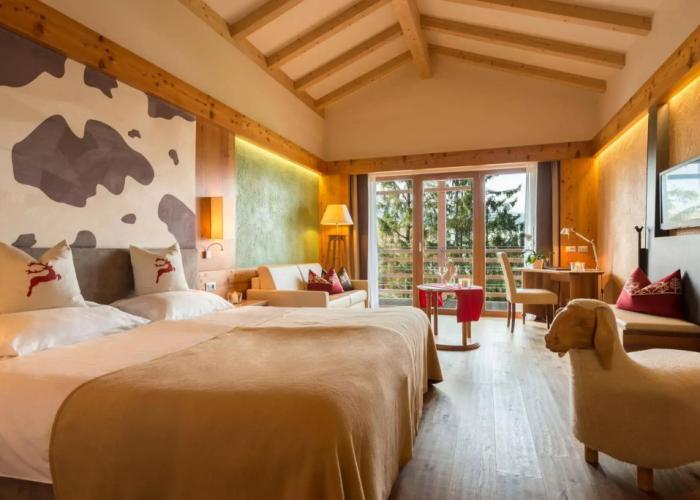 Hotel Emmy - five elements