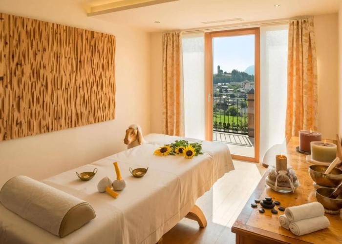 Hotel Emmy - five elements