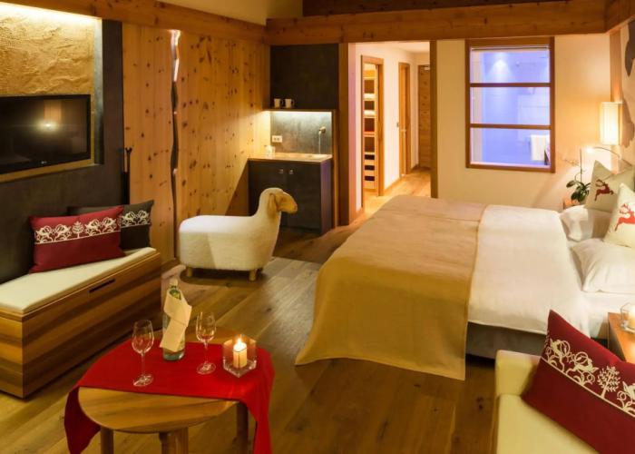 Hotel Emmy - five elements