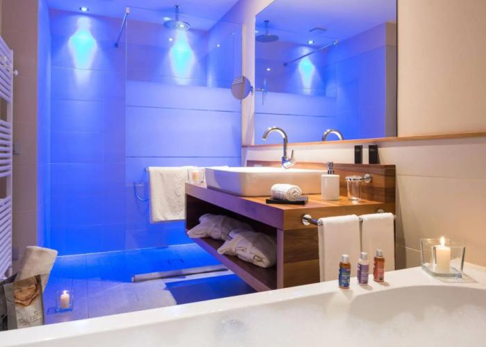 Hotel Emmy - five elements
