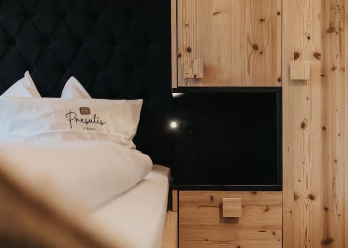 Presulis Hideaway Apartments & Restaurant