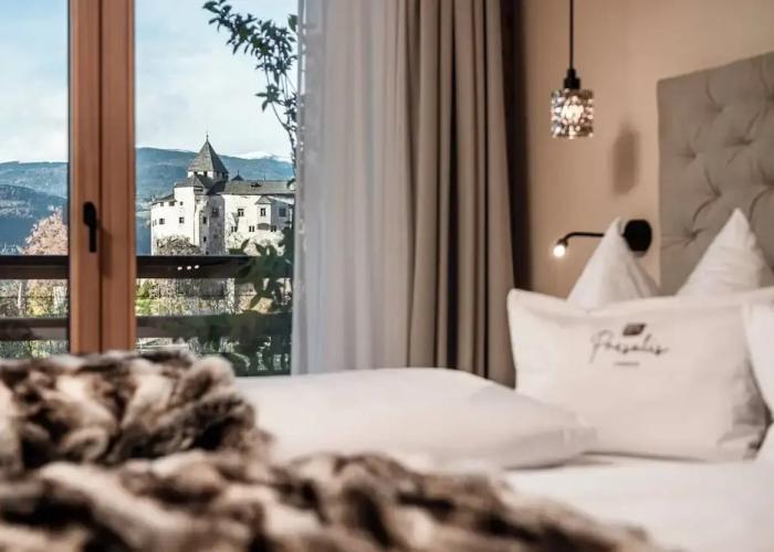 Presulis Hideaway Apartments & Restaurant