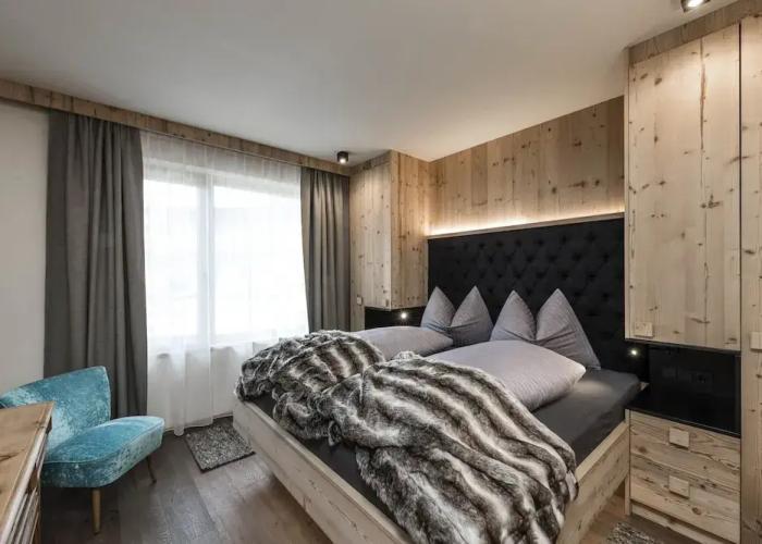 Presulis Hideaway Apartments & Restaurant