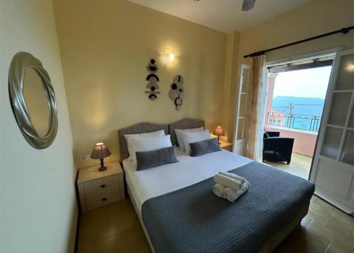 Nikos Apartments