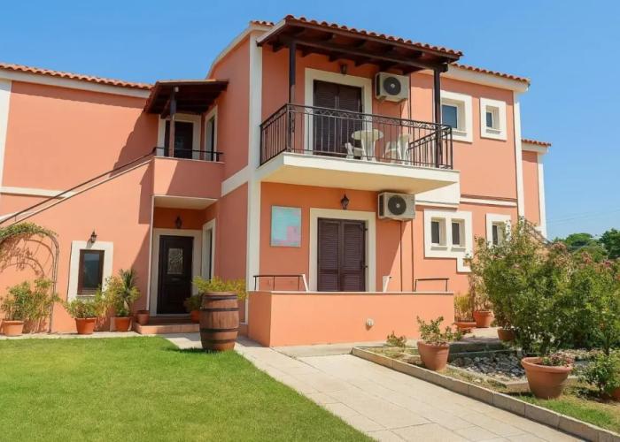 Nikos Apartments