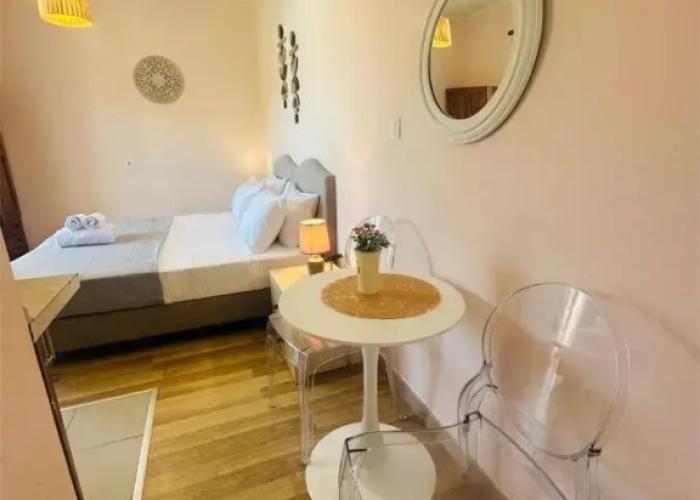 Nikos Apartments