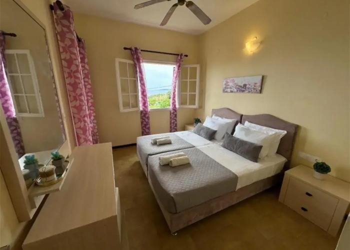 Nikos Apartments