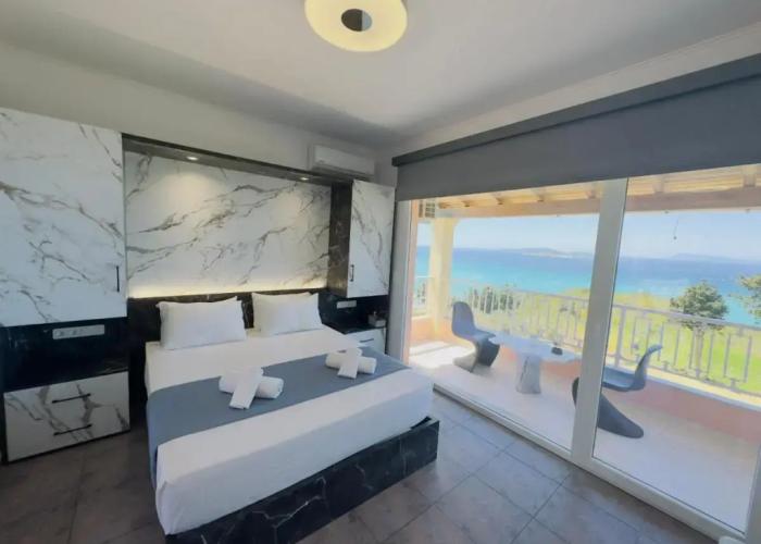 Nikos Apartments