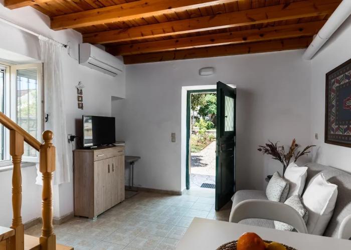Traditional Rustic Maisonette By Konnect
