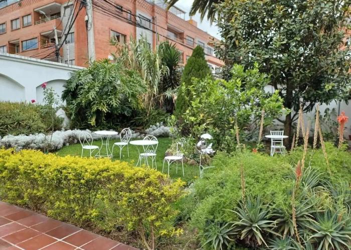 Hostal Mochiliers Bed and Breakfast
