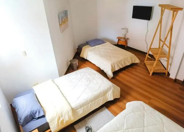Hostal Mochiliers Bed and Breakfast