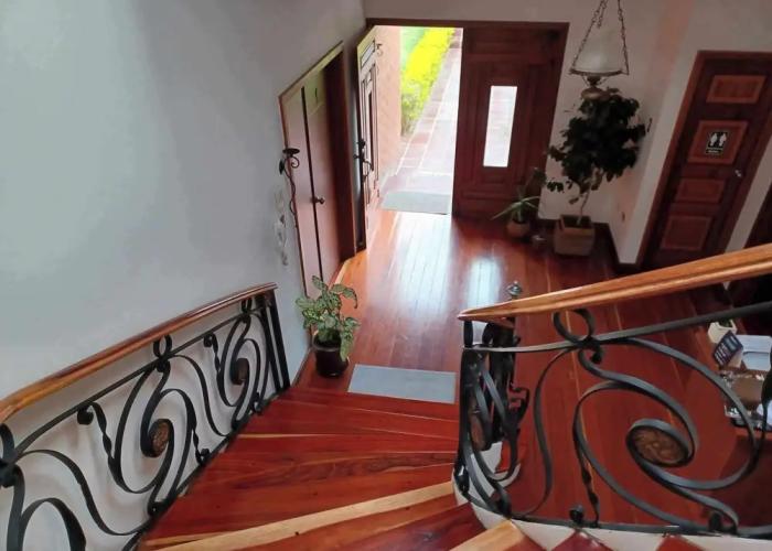 Hostal Mochiliers Bed and Breakfast