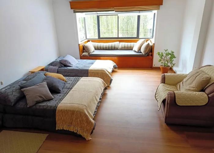 Hostal Mochiliers Bed and Breakfast