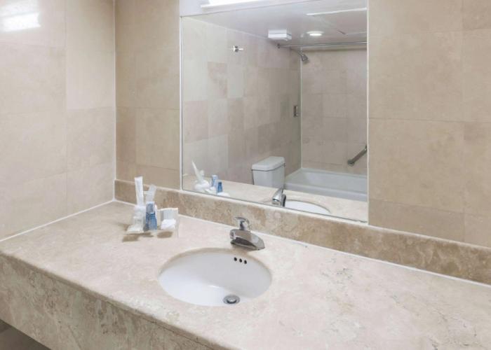 Ramada by Wyndham Hola Culiacan