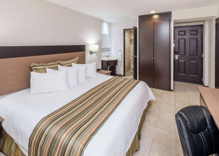 Ramada by Wyndham Hola Culiacan