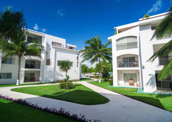 Beachscape Kin ha Villas & Suites