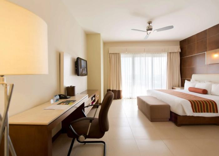 Krystal Urban Cancun & Beach Club