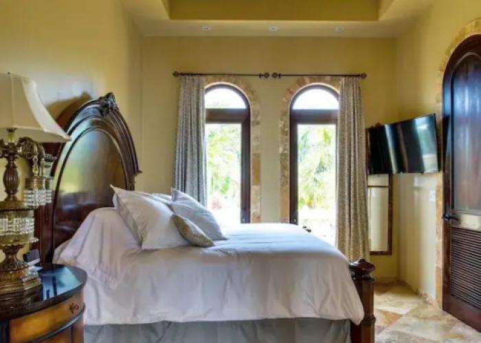 Villa Castello- Water Views Resort Amenities