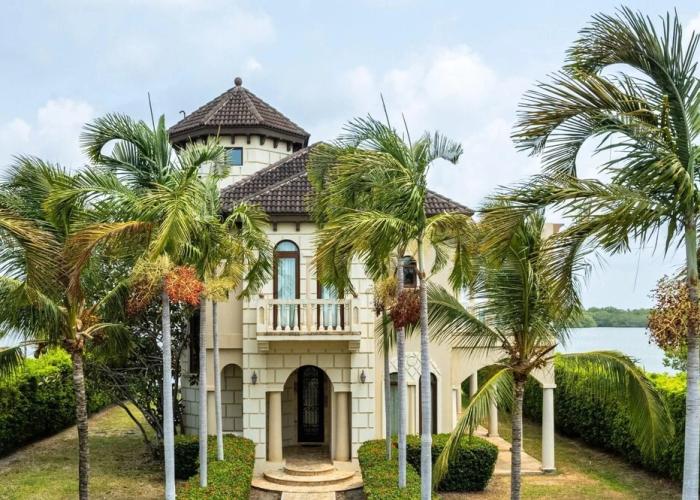 Villa Castello- Water Views Resort Amenities