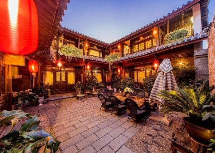 Lijiang Yunjin Yaju Courtyard Hotel