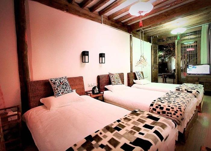 Lijiang Yuese Inn