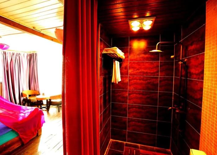 Lijiang Yuese Inn