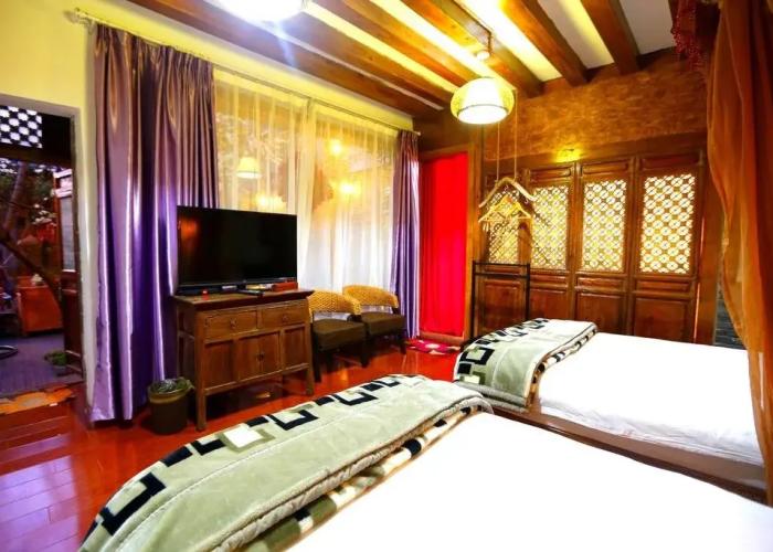 Lijiang Yuese Inn
