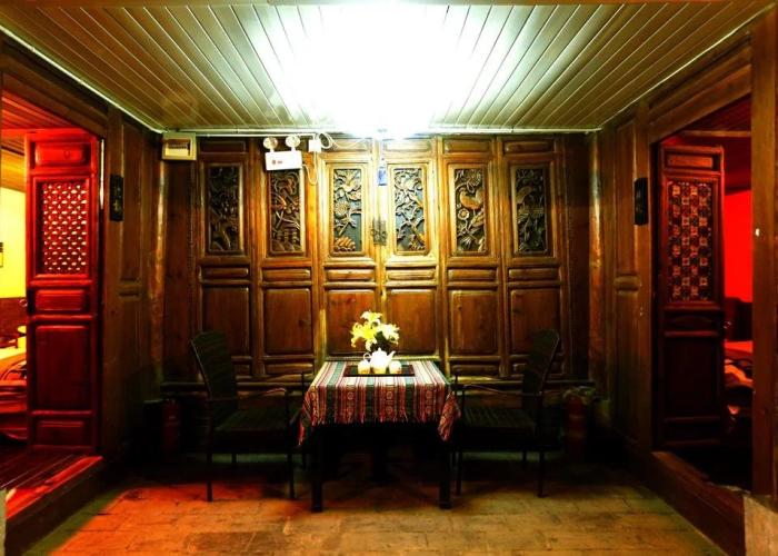 Lijiang Yuese Inn