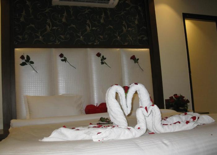 Pavna Palace Hotel