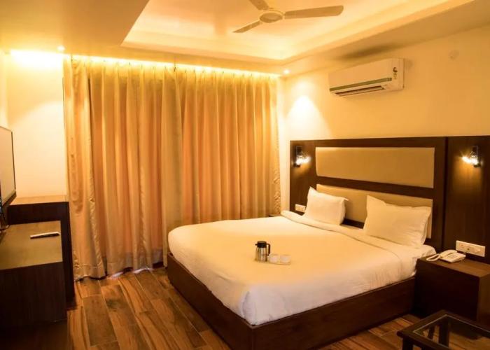 Pavna Palace Hotel