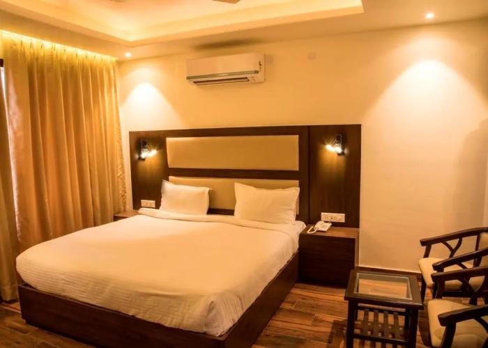 Pavna Palace Hotel