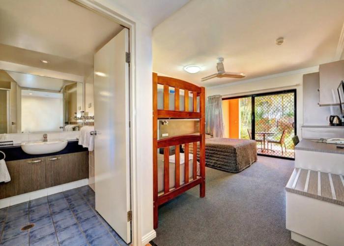Kacys Bargara Beach Motel