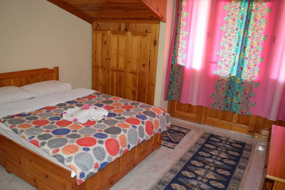 фото Erasmus Apart Hotel