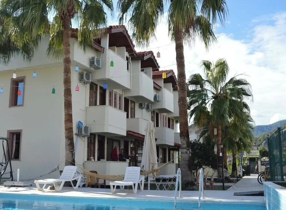 фото Erasmus Apart Hotel