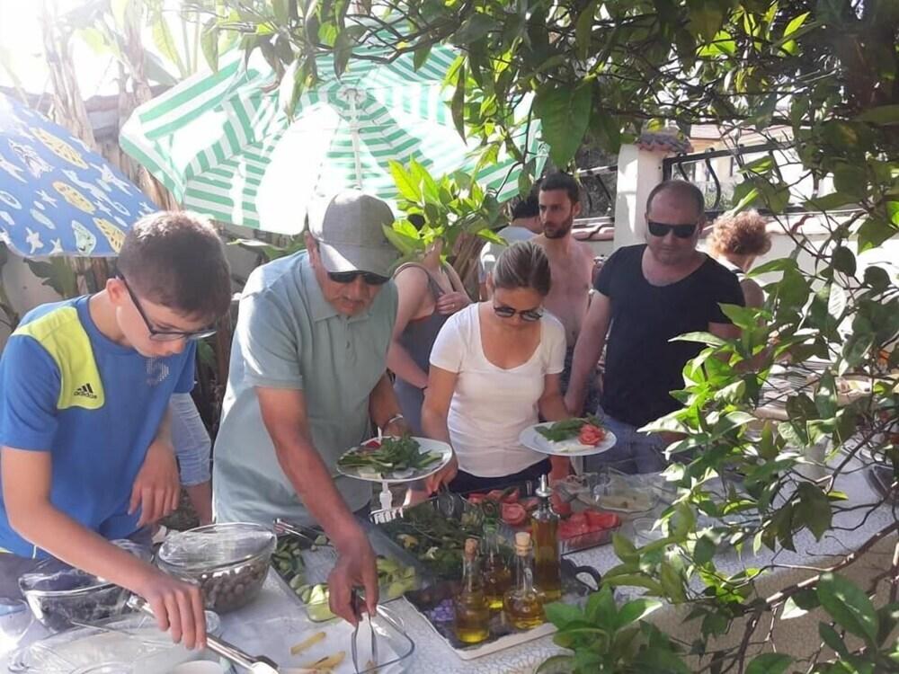 фото Erasmus Apart Hotel