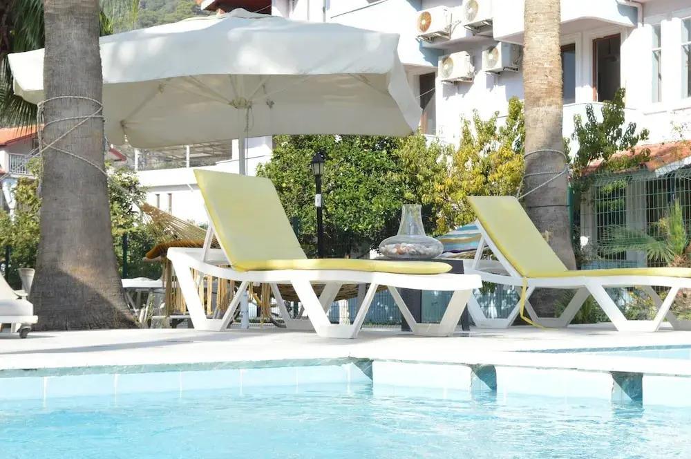 фото Erasmus Apart Hotel