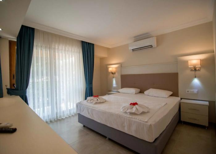 Hotel Holiday Calbis