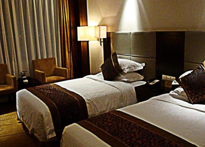 Champs Elysees Hotel
