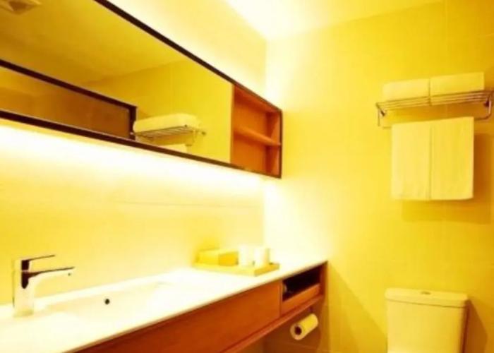 Ji Hotel (Haining Haichang South Road Leather City