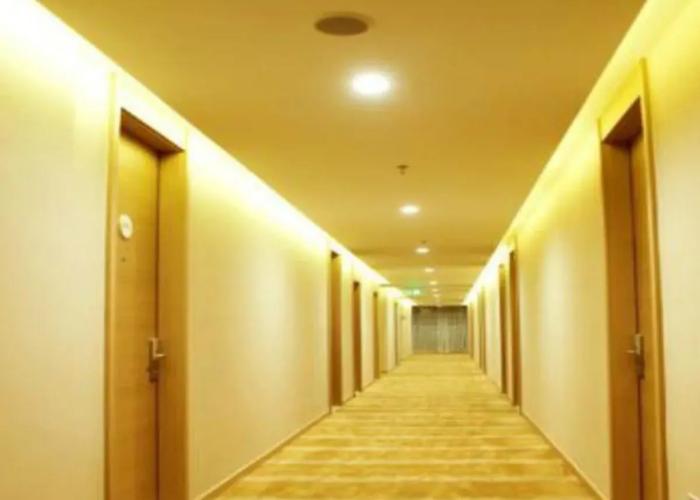 Ji Hotel (Haining Haichang South Road Leather City