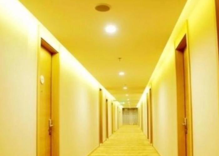 Ji Hotel (Haining Haichang South Road Leather City